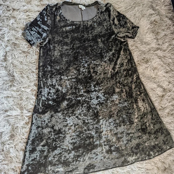 POL Velvet dress - Picture 2 of 3